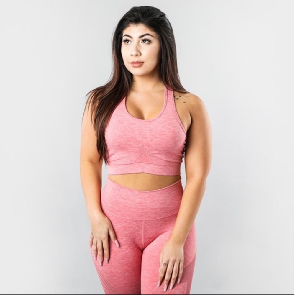 Alphalete Aero Bra - Rose Pink